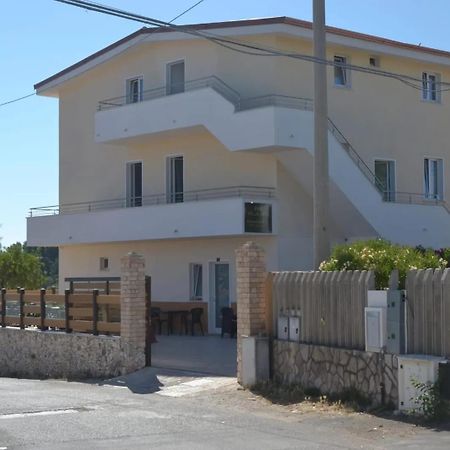 איסקיטלה Villa Uria Monolocali Con E Senza Angolo Cottura מראה חיצוני תמונה