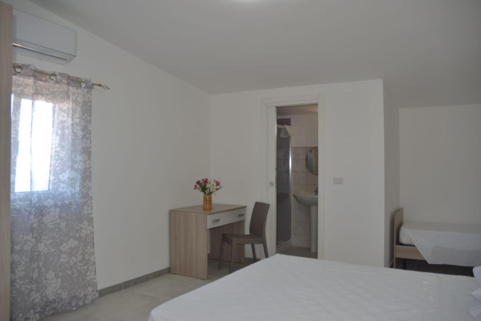 איסקיטלה Villa Uria Monolocali Con E Senza Angolo Cottura מראה חיצוני תמונה